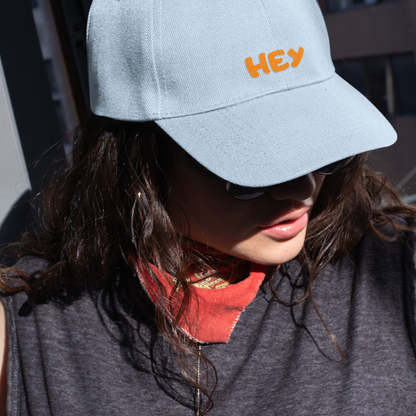 CAP ”HEY" PASTEL BLUE